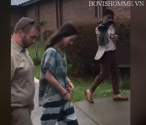 Denise Frazier Dog Video, la comparecencia ante el tribunal de la acusada de 19 años